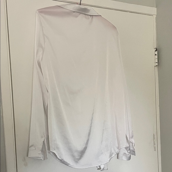 Elegant White Satin Blouse - Picture 2 of 5